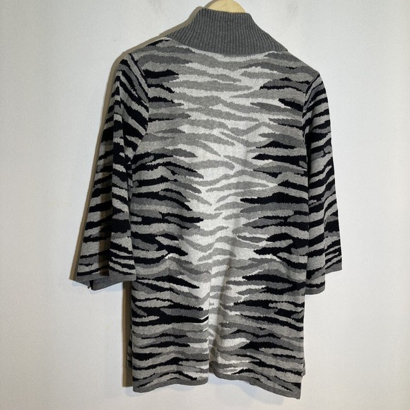 Isaac Mizrahi Live Small Zebra Animal Print 3/4 Sleeve Jacquard Cardigan Sweater - Picture 3 of 6